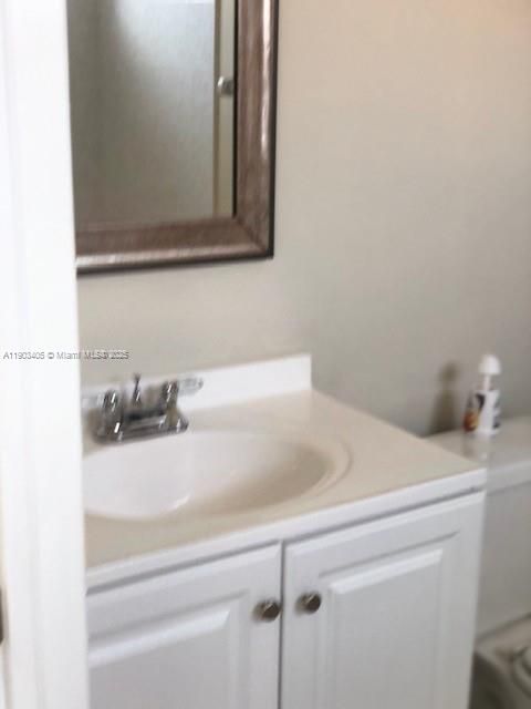 En Venta: $305,000 (2 camas, 2 baños, 850 Pies cuadrados)