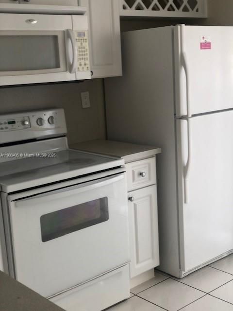 En Venta: $305,000 (2 camas, 2 baños, 850 Pies cuadrados)