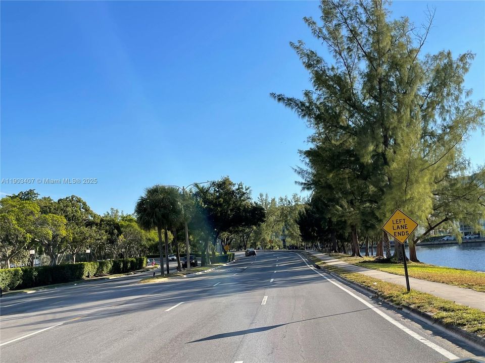 出租: $2,530 (2 贝兹, 2 浴室, 924 平方英尺)