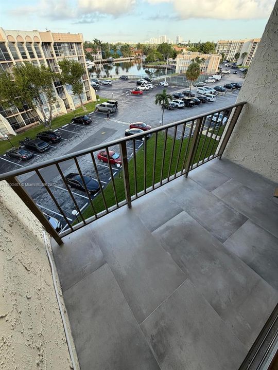 出租: $2,530 (2 贝兹, 2 浴室, 924 平方英尺)