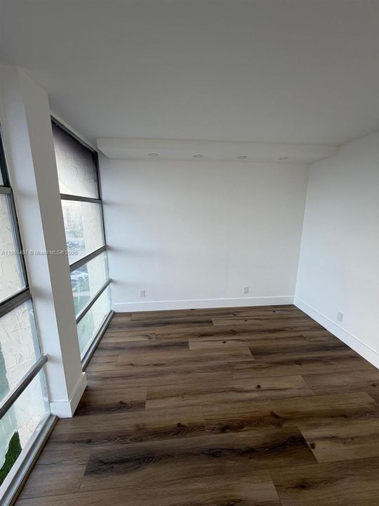 出租: $2,530 (2 贝兹, 2 浴室, 924 平方英尺)