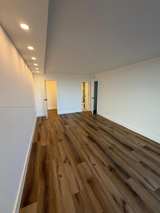 出租: $2,530 (2 贝兹, 2 浴室, 924 平方英尺)