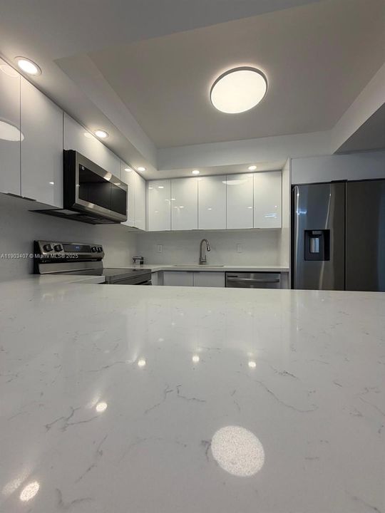 出租: $2,530 (2 贝兹, 2 浴室, 924 平方英尺)