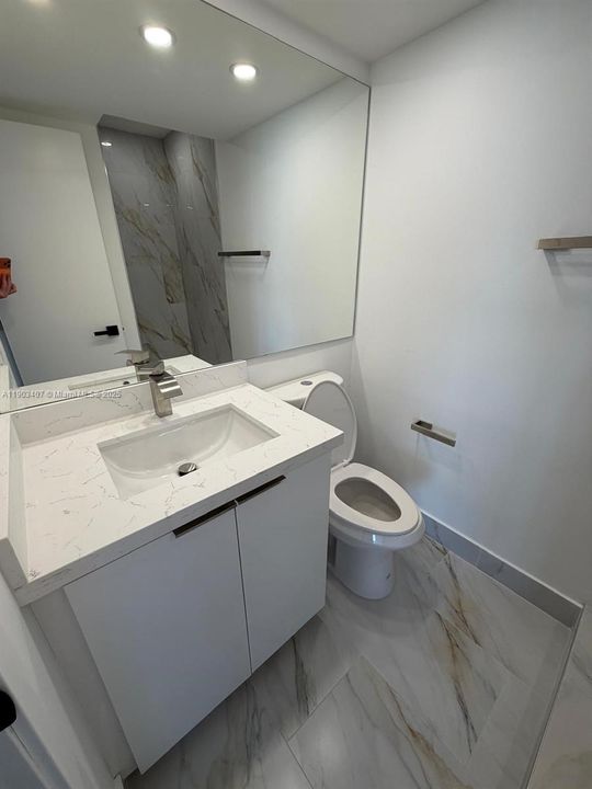 出租: $2,530 (2 贝兹, 2 浴室, 924 平方英尺)