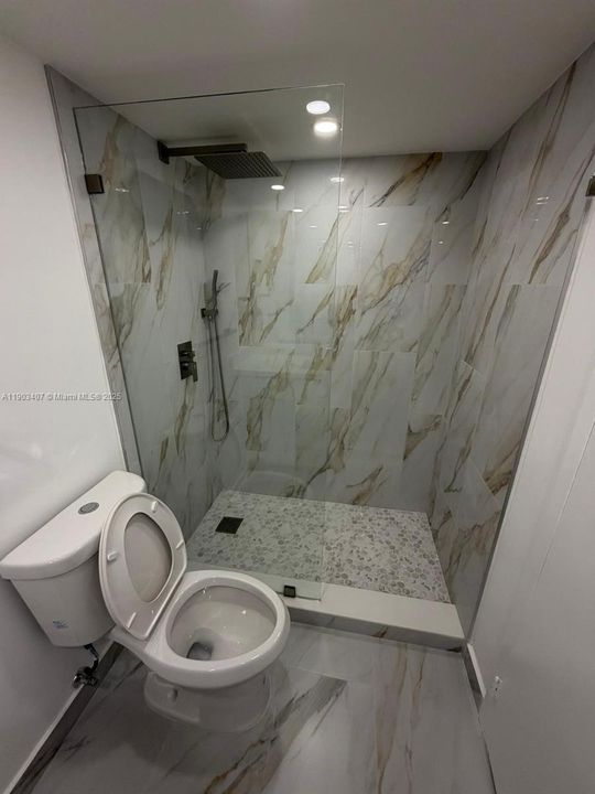 出租: $2,530 (2 贝兹, 2 浴室, 924 平方英尺)