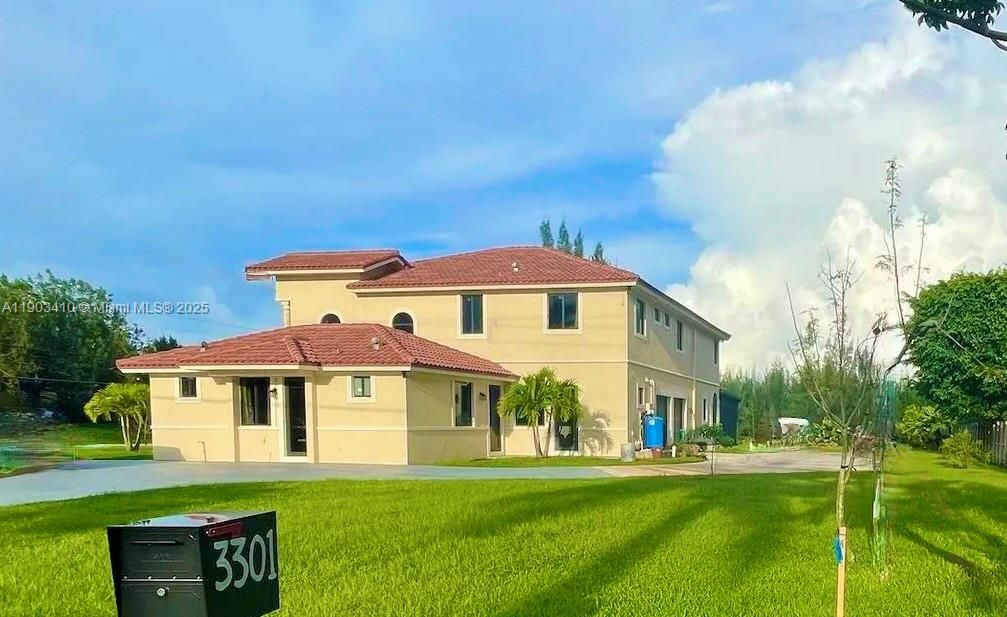 В аренду: $7,950 (7 спален, 8 ванн, 3481 Квадратных фут)