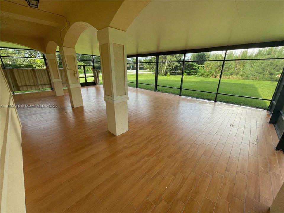 В аренду: $7,950 (7 спален, 8 ванн, 3481 Квадратных фут)