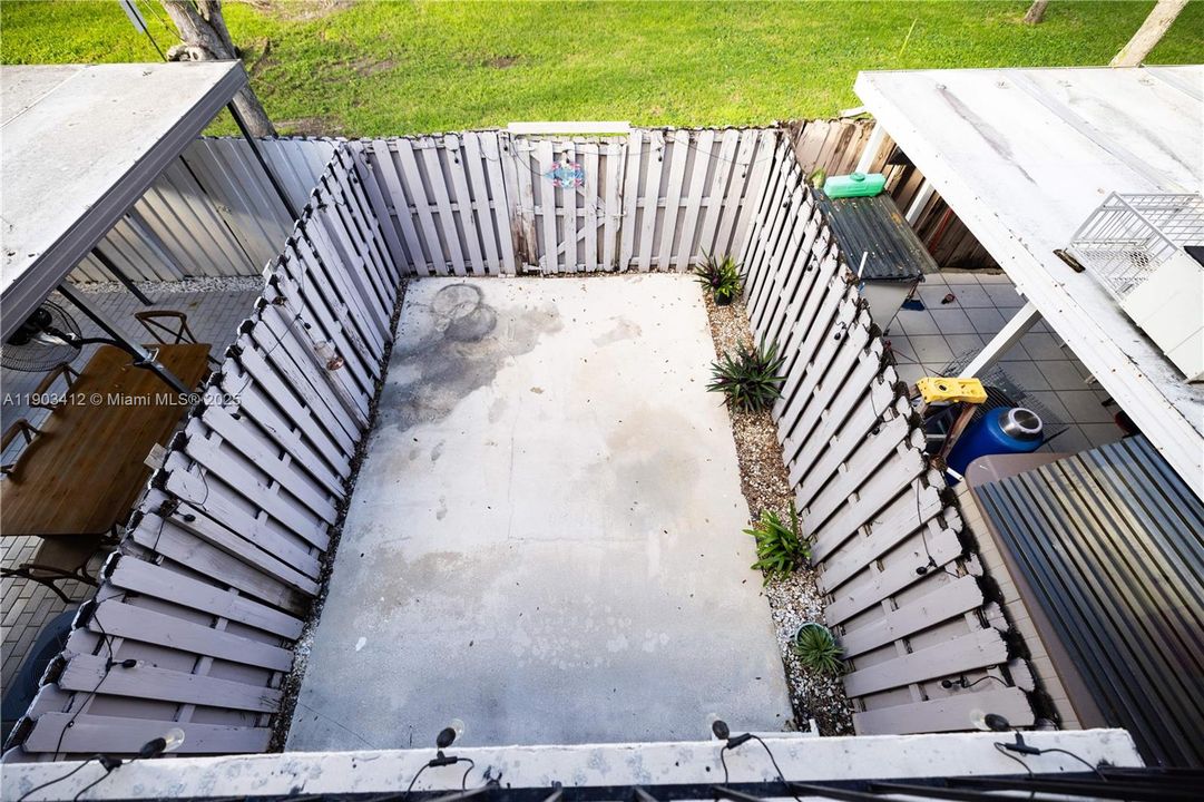 For Sale: $380,000 (2 beds, 1 baths, 920 Square Feet)