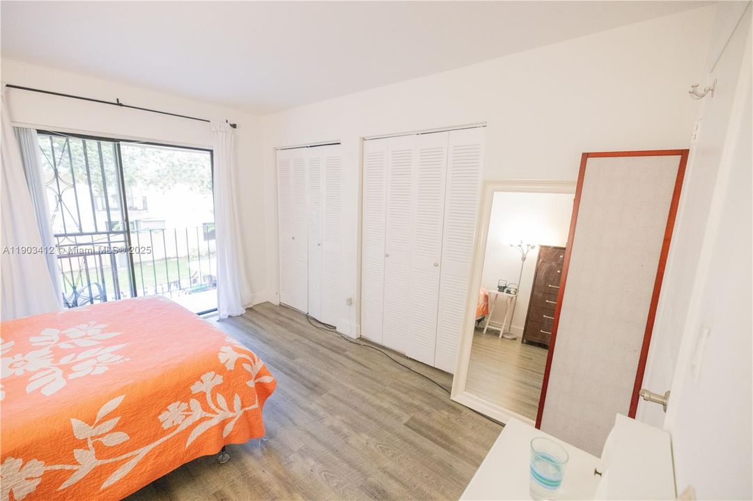 For Sale: $380,000 (2 beds, 1 baths, 920 Square Feet)