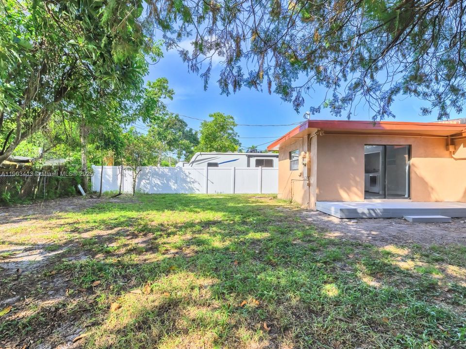 For Sale: $459,900 (3 beds, 2 baths, 1176 Square Feet)