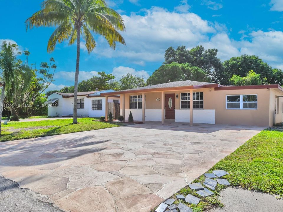 For Sale: $459,900 (3 beds, 2 baths, 1176 Square Feet)