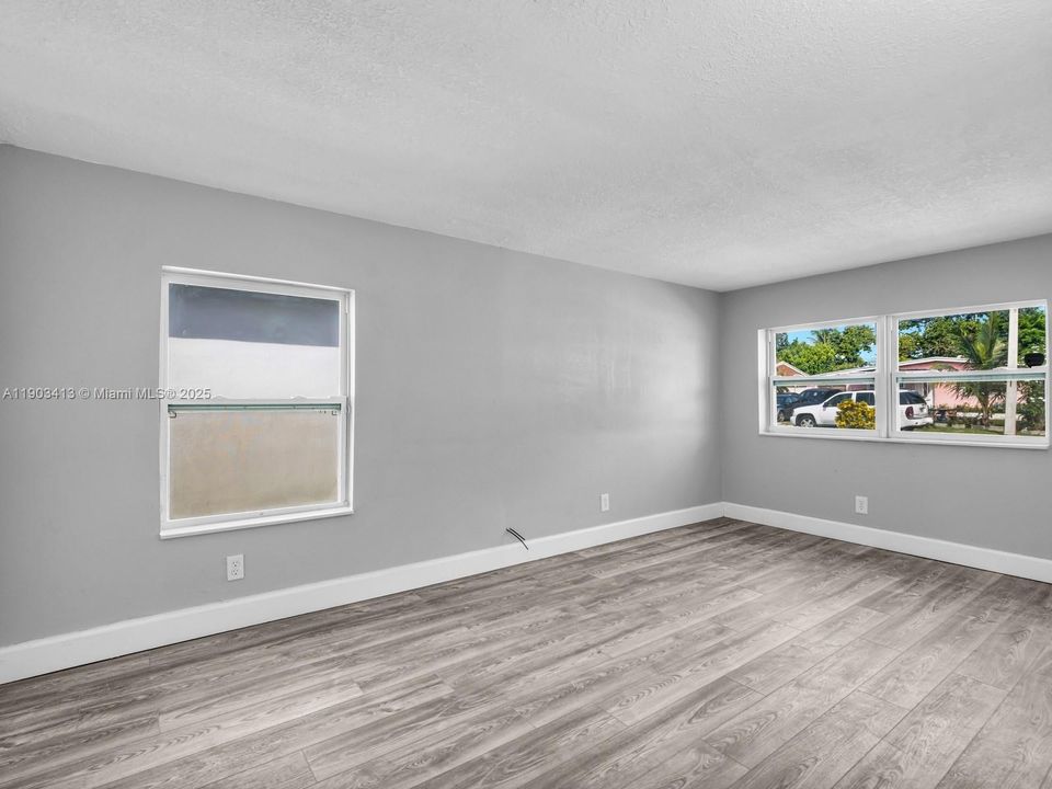 For Sale: $459,900 (3 beds, 2 baths, 1176 Square Feet)