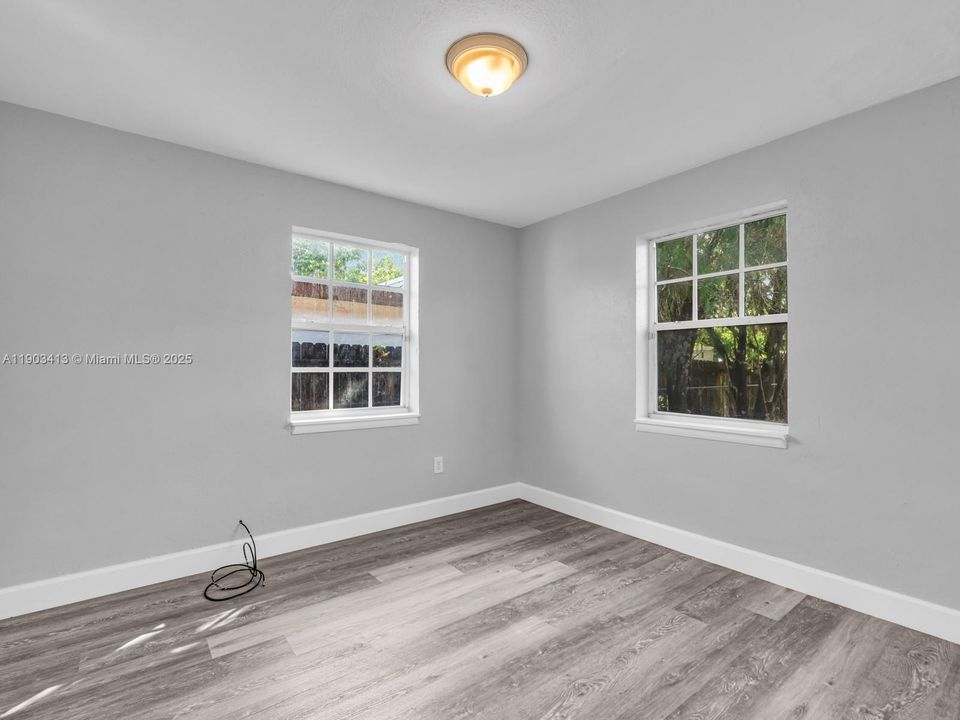 For Sale: $459,900 (3 beds, 2 baths, 1176 Square Feet)