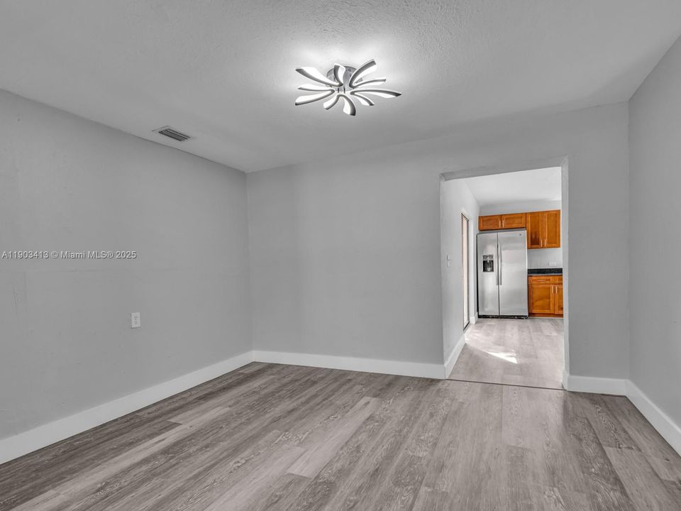 For Sale: $459,900 (3 beds, 2 baths, 1176 Square Feet)