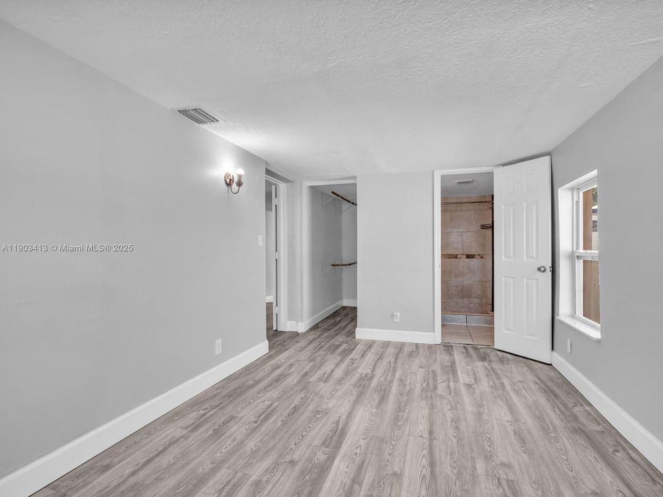 For Sale: $459,900 (3 beds, 2 baths, 1176 Square Feet)