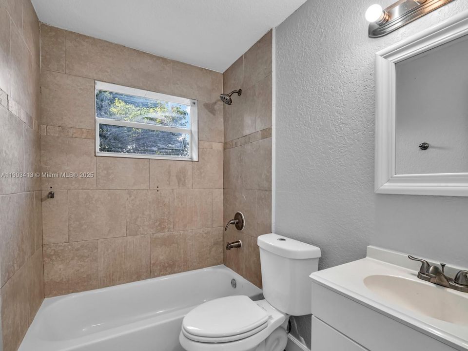 For Sale: $459,900 (3 beds, 2 baths, 1176 Square Feet)