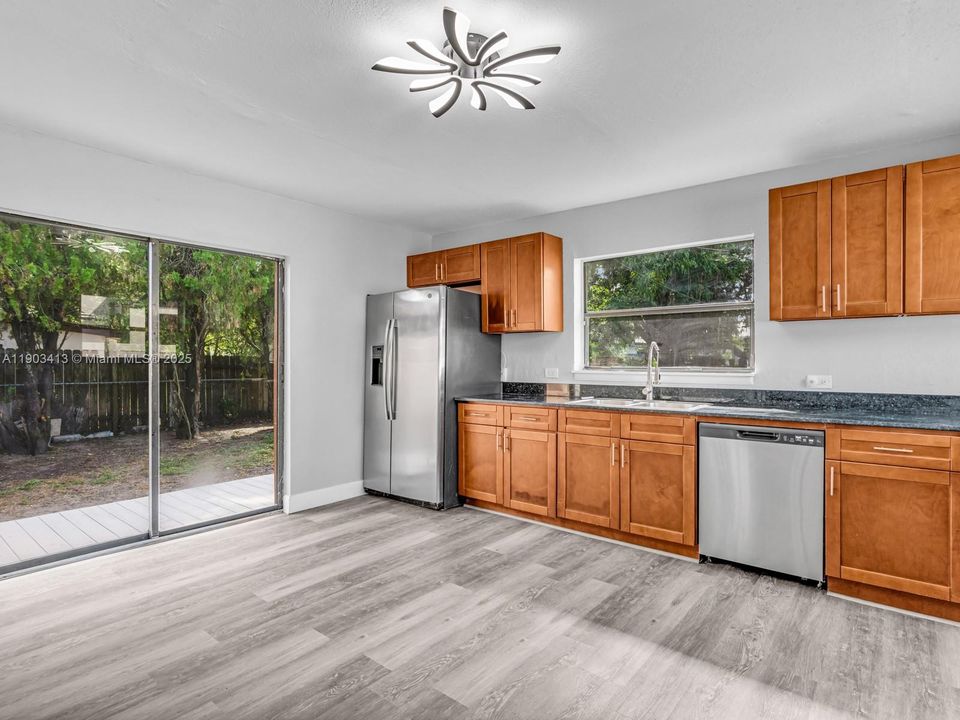 For Sale: $459,900 (3 beds, 2 baths, 1176 Square Feet)