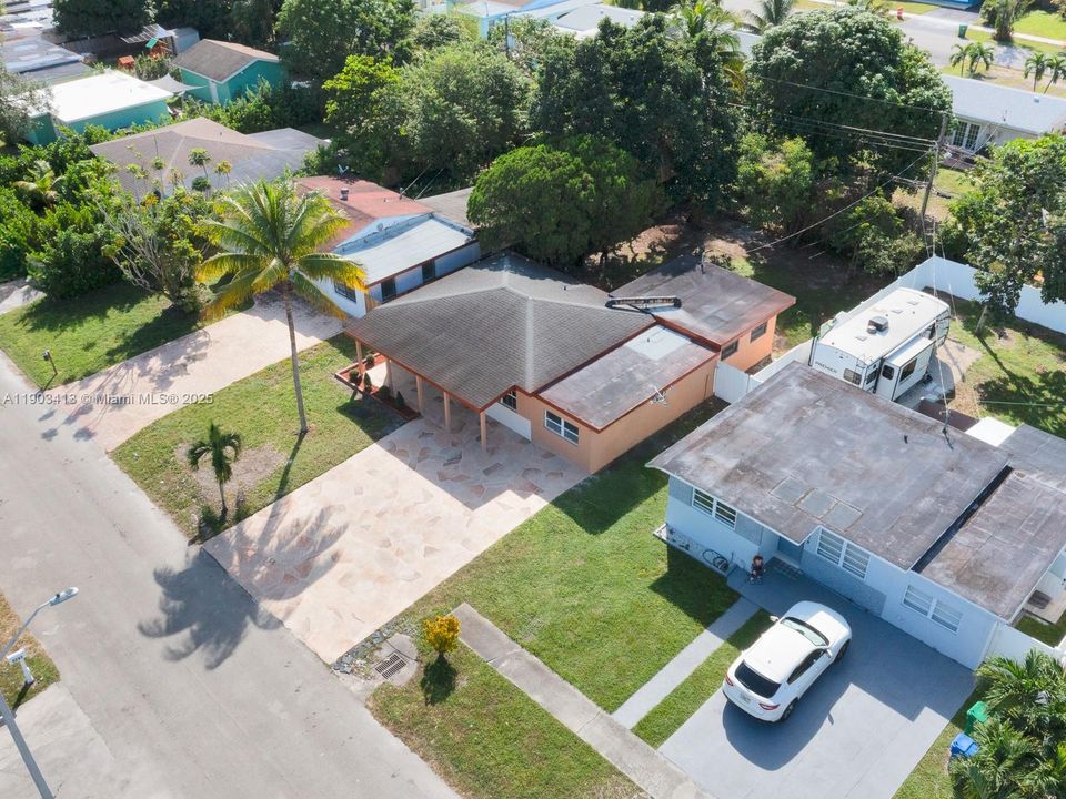 For Sale: $459,900 (3 beds, 2 baths, 1176 Square Feet)