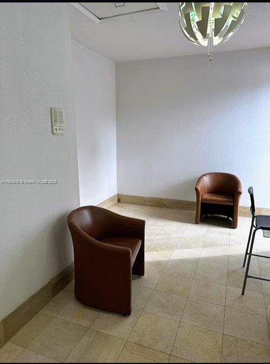 For Sale: $695,000 (3 beds, 2 baths, 1426 Square Feet)