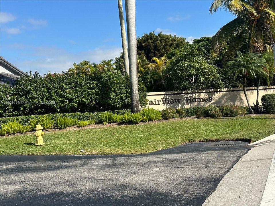 For Sale: $695,000 (3 beds, 2 baths, 1426 Square Feet)