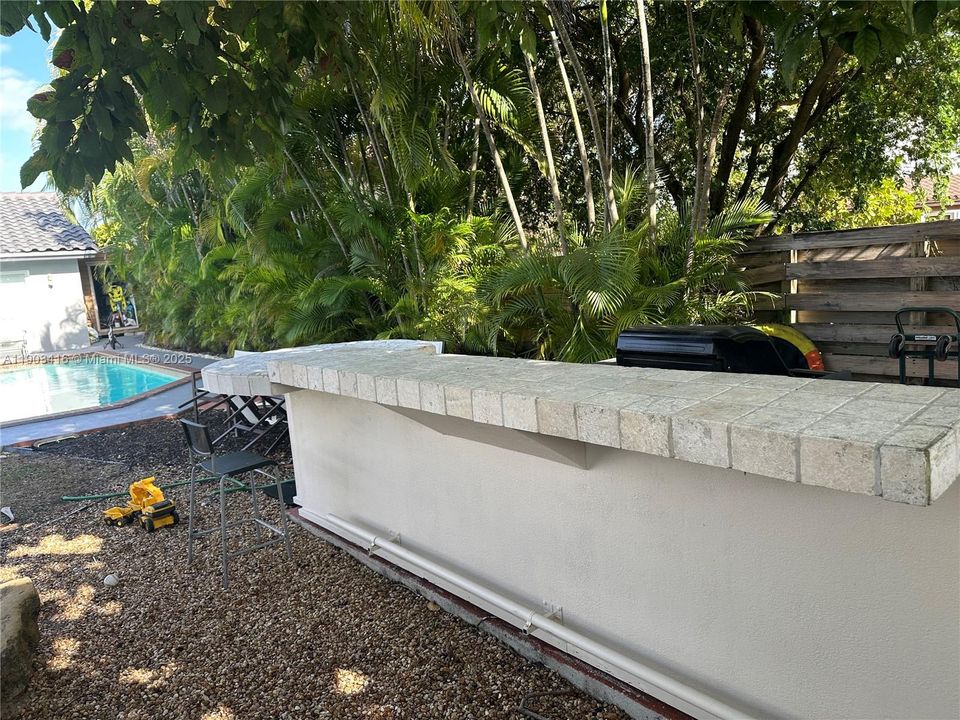 For Sale: $695,000 (3 beds, 2 baths, 1426 Square Feet)