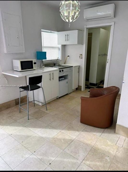 For Sale: $695,000 (3 beds, 2 baths, 1426 Square Feet)