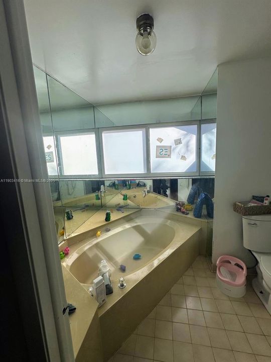 For Sale: $695,000 (3 beds, 2 baths, 1426 Square Feet)