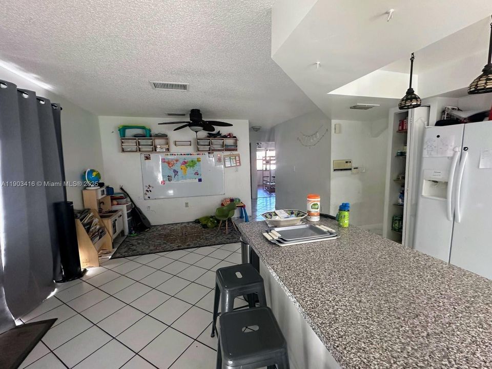 For Sale: $695,000 (3 beds, 2 baths, 1426 Square Feet)