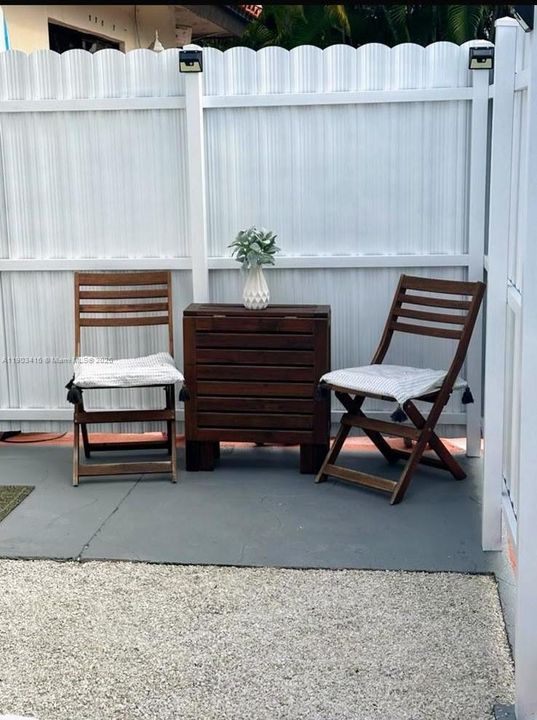 For Sale: $695,000 (3 beds, 2 baths, 1426 Square Feet)