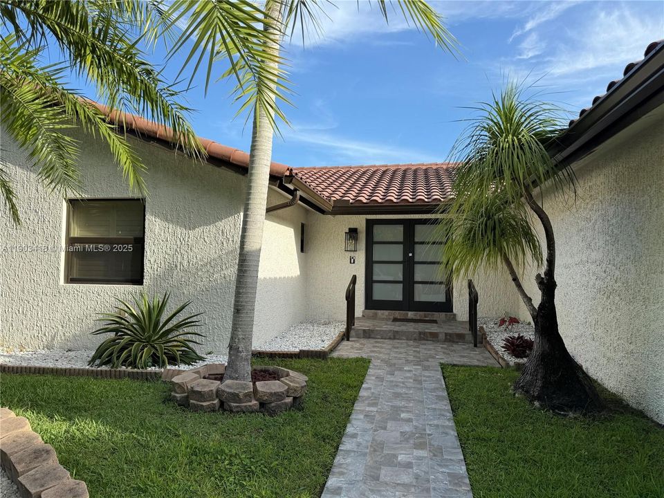 Recently Rented: $4,500 (5 beds, 3 baths, 2485 Square Feet)