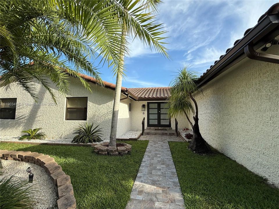 Recently Rented: $4,500 (5 beds, 3 baths, 2485 Square Feet)