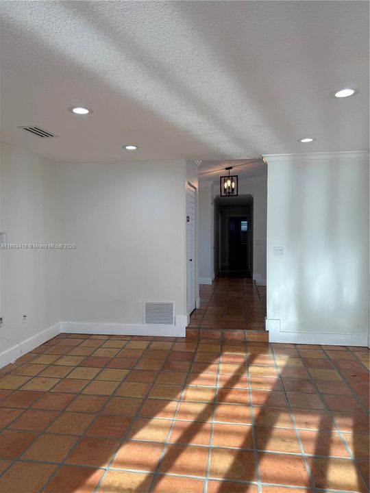 Recently Rented: $4,500 (5 beds, 3 baths, 2485 Square Feet)