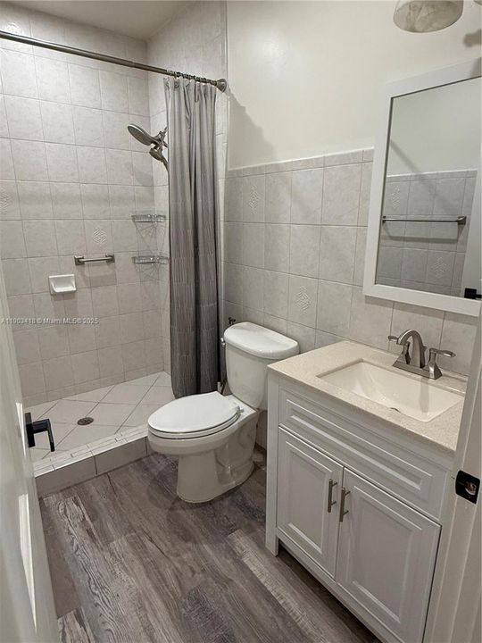 Recently Rented: $4,500 (5 beds, 3 baths, 2485 Square Feet)