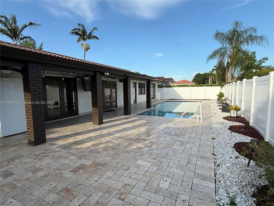 Recently Rented: $4,500 (5 beds, 3 baths, 2485 Square Feet)