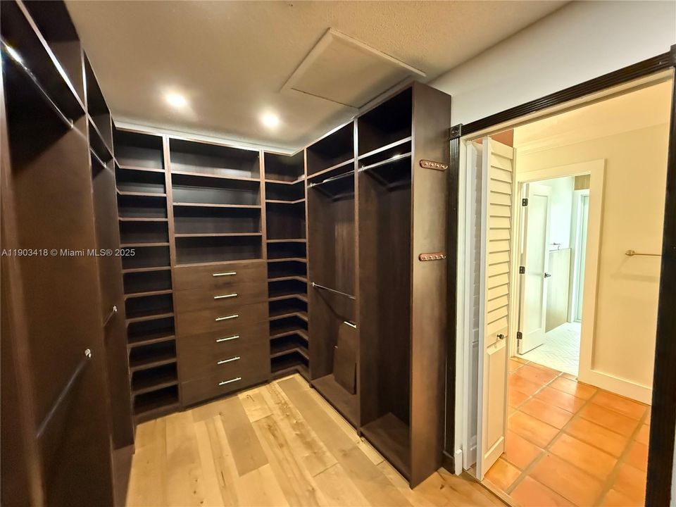 Recently Rented: $4,500 (5 beds, 3 baths, 2485 Square Feet)