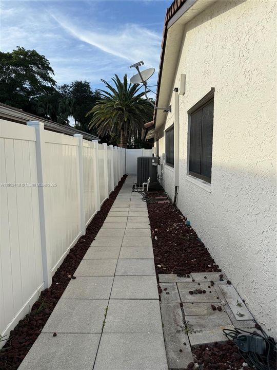 Recently Rented: $4,500 (5 beds, 3 baths, 2485 Square Feet)