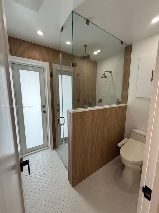 Recently Rented: $4,500 (5 beds, 3 baths, 2485 Square Feet)