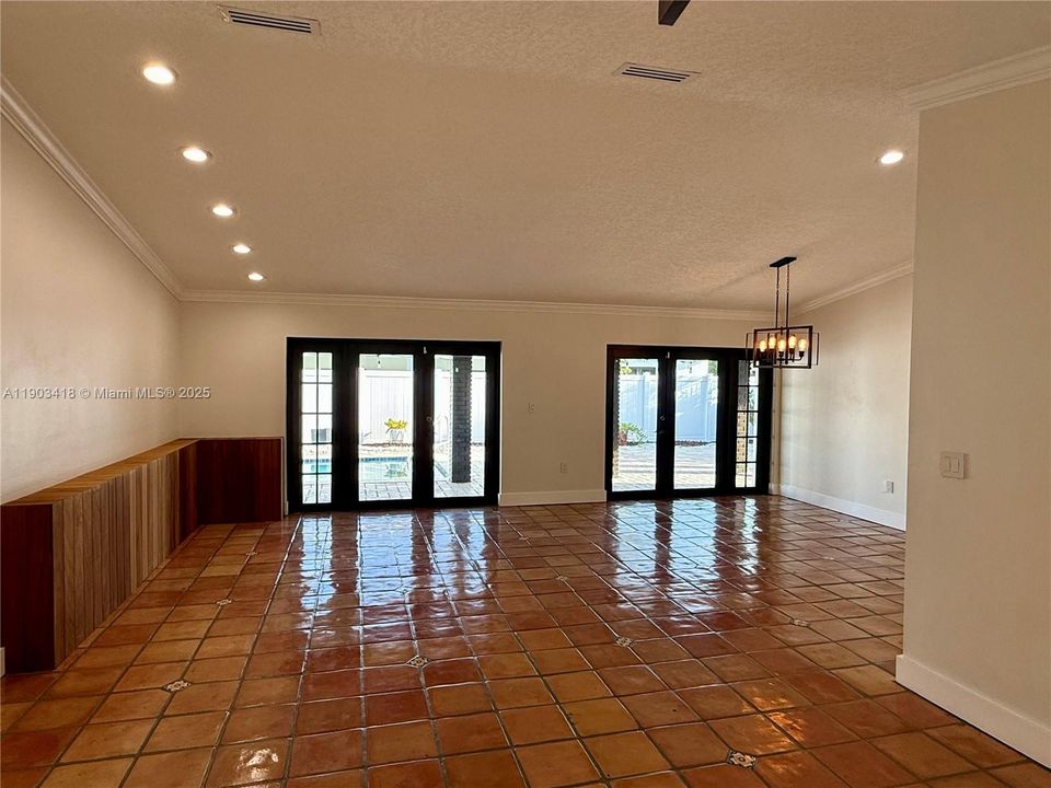 Recently Rented: $4,500 (5 beds, 3 baths, 2485 Square Feet)