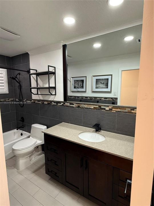 Recently Rented: $4,500 (5 beds, 3 baths, 2485 Square Feet)