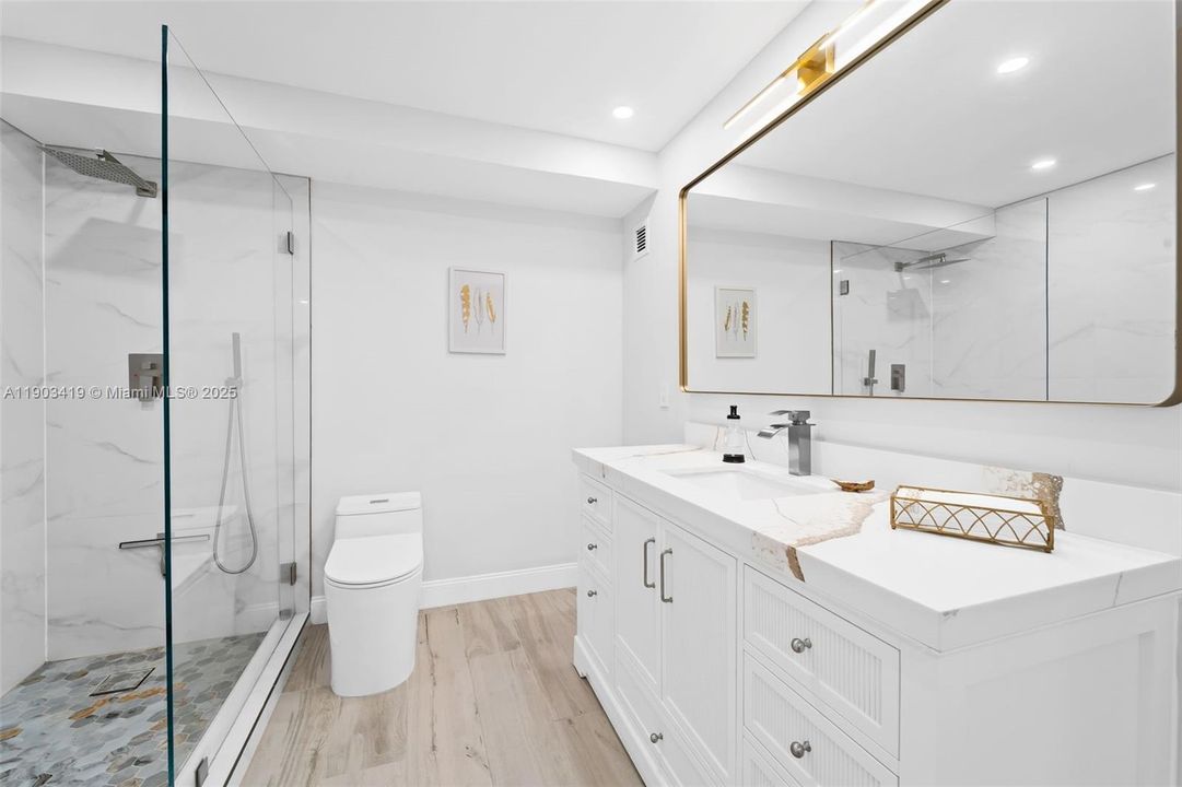 Activo con contrato: $1,250,000 (3 camas, 2 baños, 1600 Pies cuadrados)