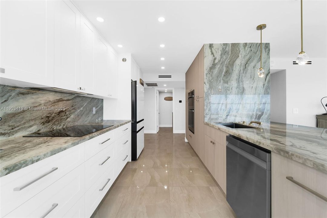 Activo con contrato: $1,250,000 (3 camas, 2 baños, 1600 Pies cuadrados)