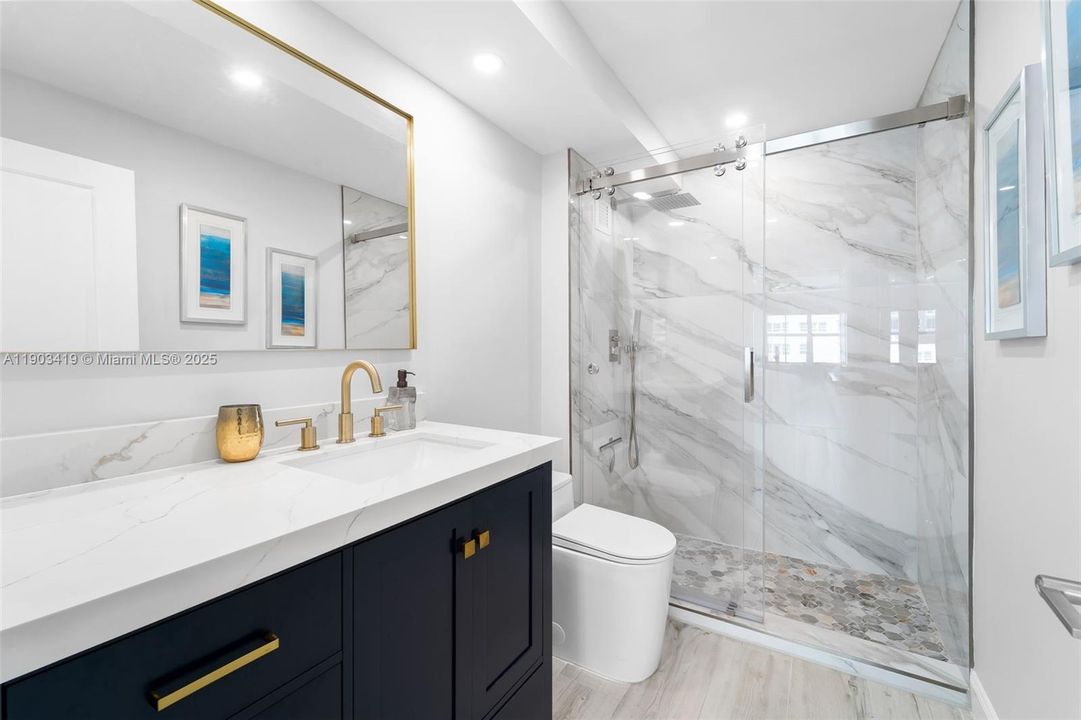 Activo con contrato: $1,250,000 (3 camas, 2 baños, 1600 Pies cuadrados)