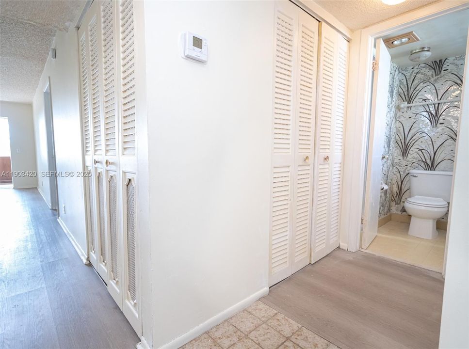 For Sale: $112,500 (1 beds, 1 baths, 823 Square Feet)