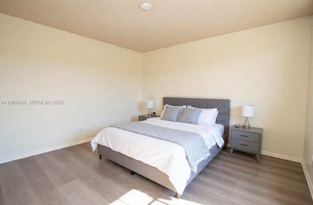 For Sale: $112,500 (1 beds, 1 baths, 823 Square Feet)