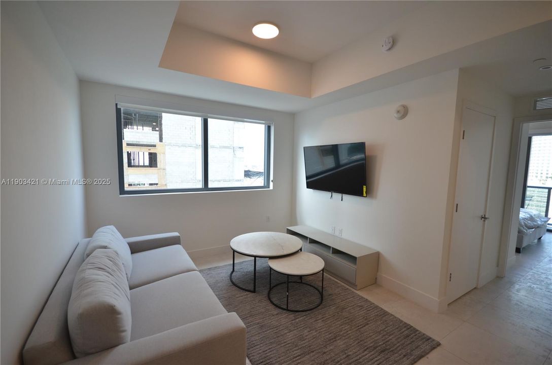 For Sale: $569,000 (1 beds, 1 baths, 580 Square Feet)