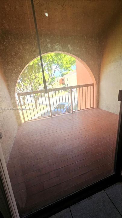 For Rent: $2,550 (3 beds, 2 baths, 1000 Square Feet)
