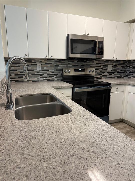 В аренду: $2,150 (3 спален, 2 ванн, 1452 Квадратных фут)