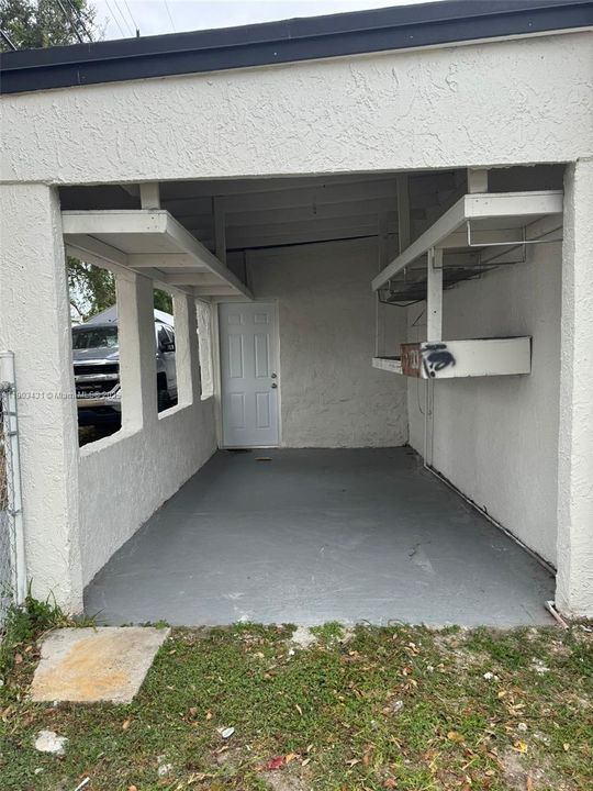 For Rent: $2,575 (3 beds, 1 baths, 773 Square Feet)