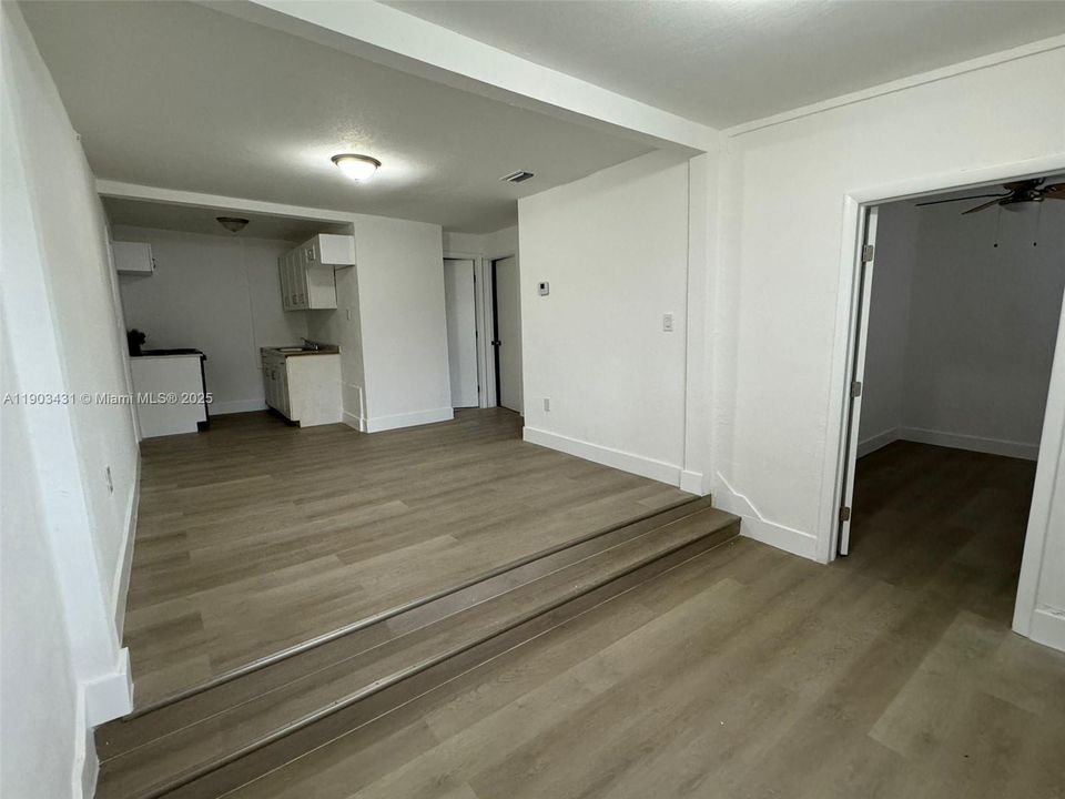 For Rent: $2,575 (3 beds, 1 baths, 773 Square Feet)