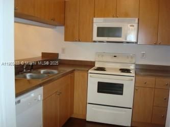 For Rent: $2,800 (3 beds, 2 baths, 1100 Square Feet)